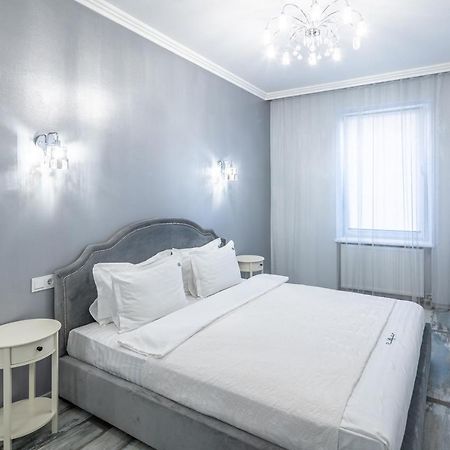 Romari Вічева 1 Lägenhet Lviv Exteriör bild