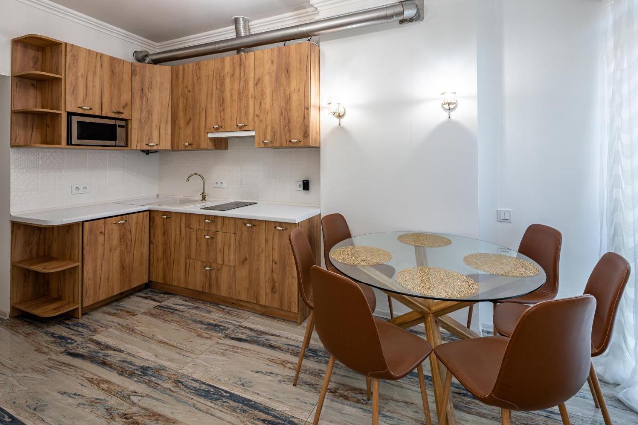 Romari Вічева 1 Lägenhet Lviv Exteriör bild